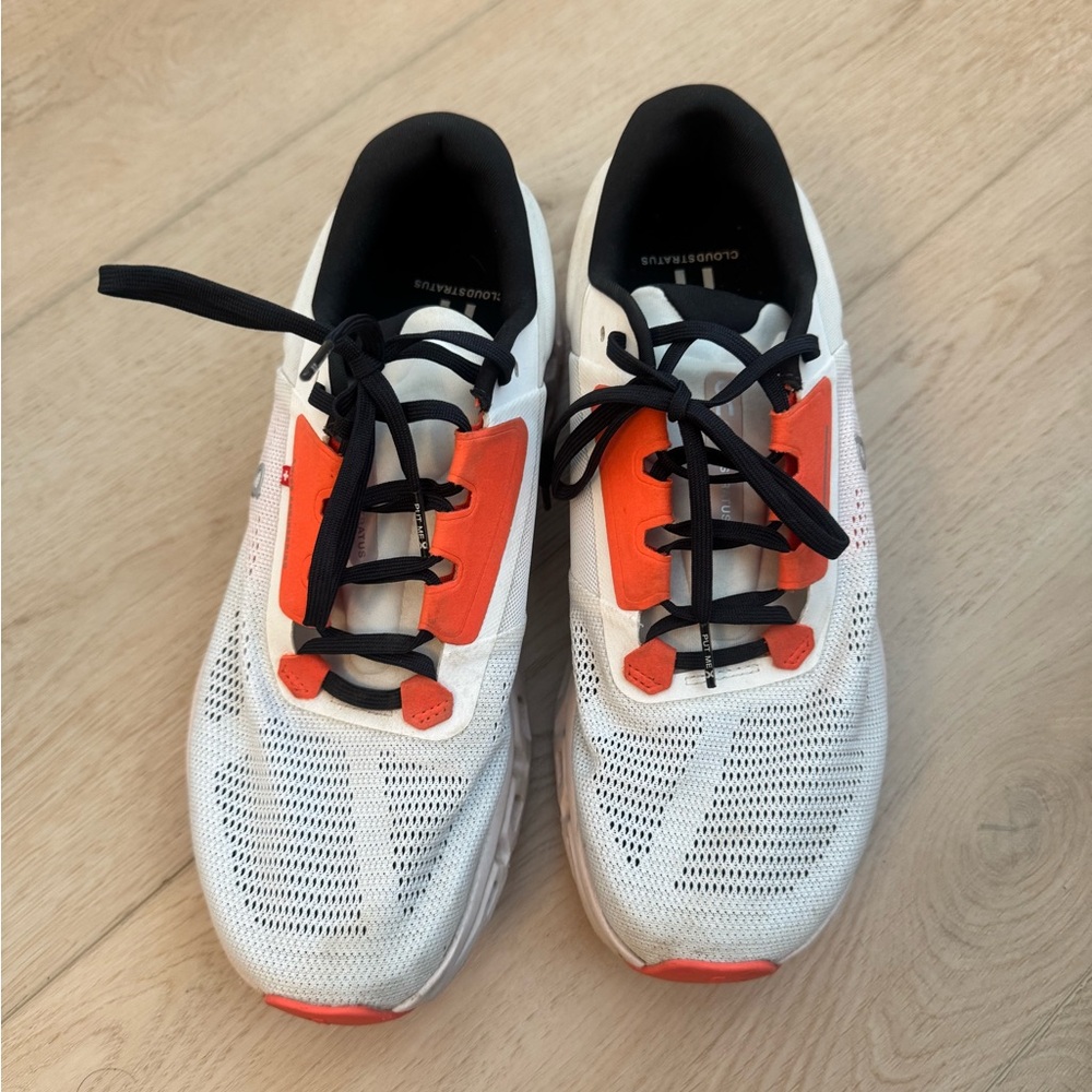 On Running cloudstratus size 9 - Picture 3 of 3
